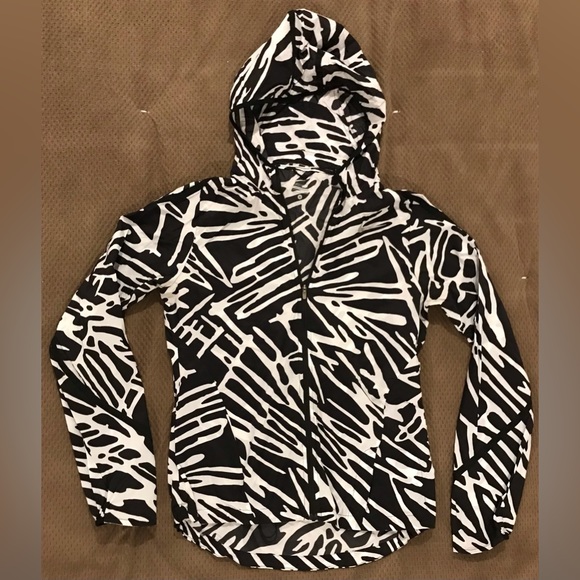 Nike Jackets & Blazers - NWOT Nike Black & White Print Lightweight Athletic Zip-Up Jacket - S